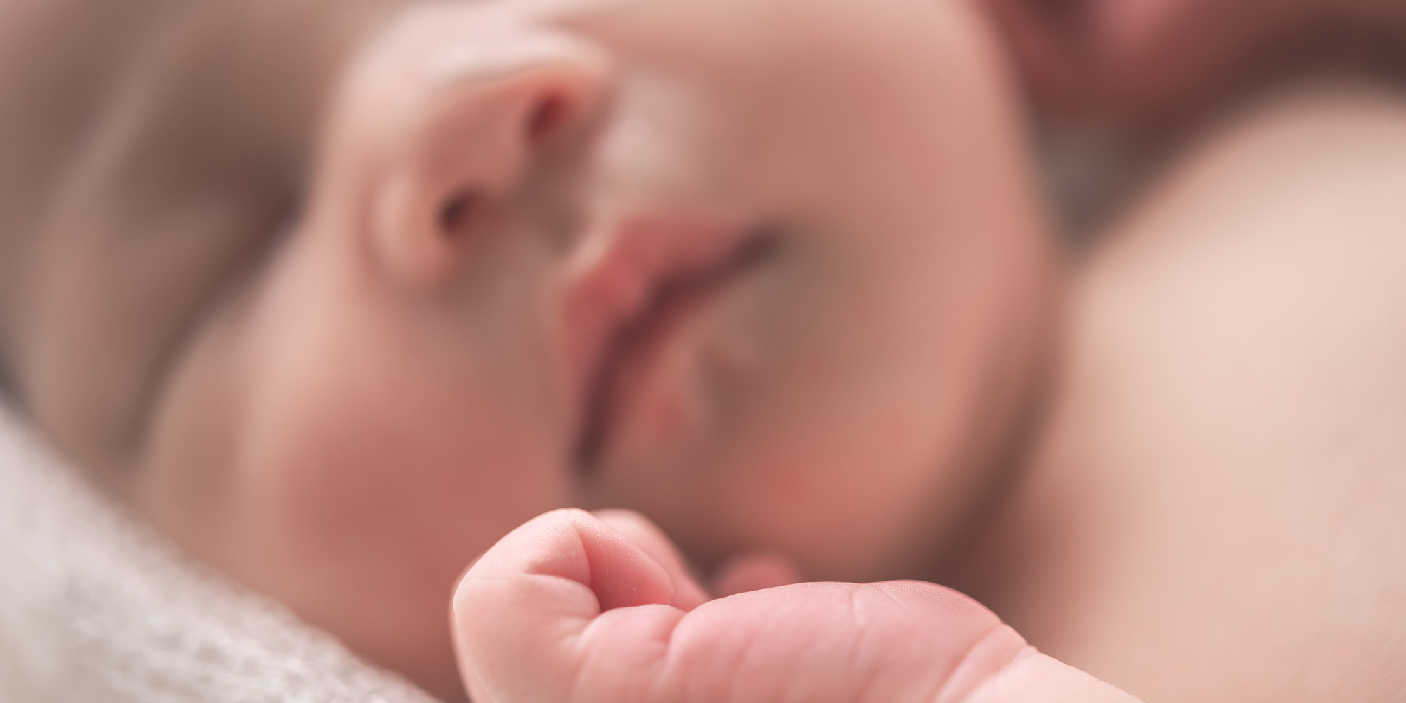 You are currently viewing Baby Development: When Do Babies Start Sleeping Through the Night?